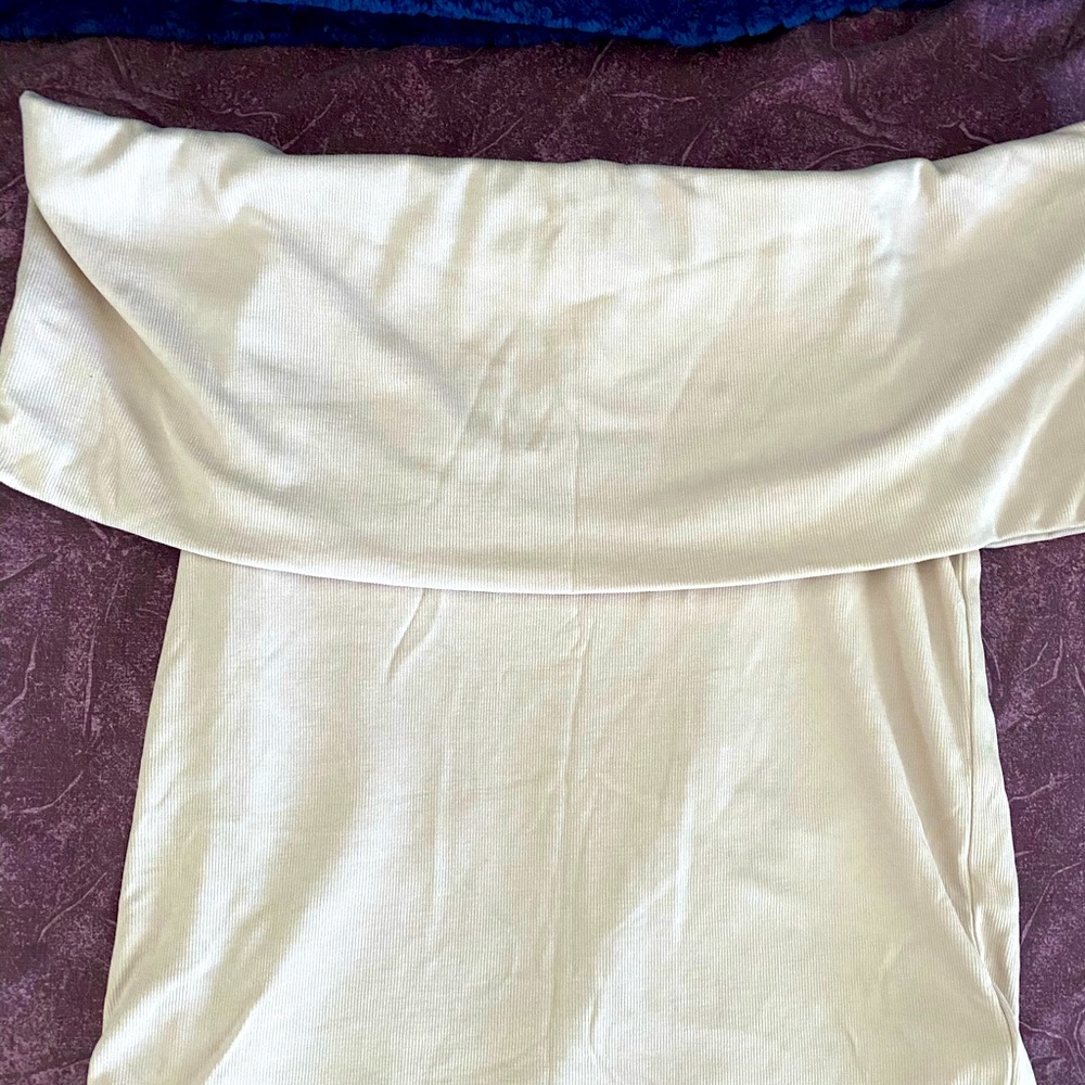 Off shoulders blouse